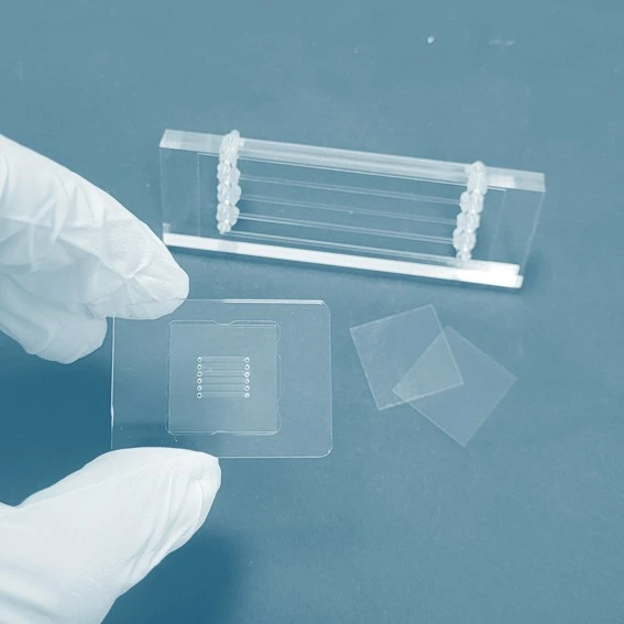Transparent polymer foils and microfluidic components