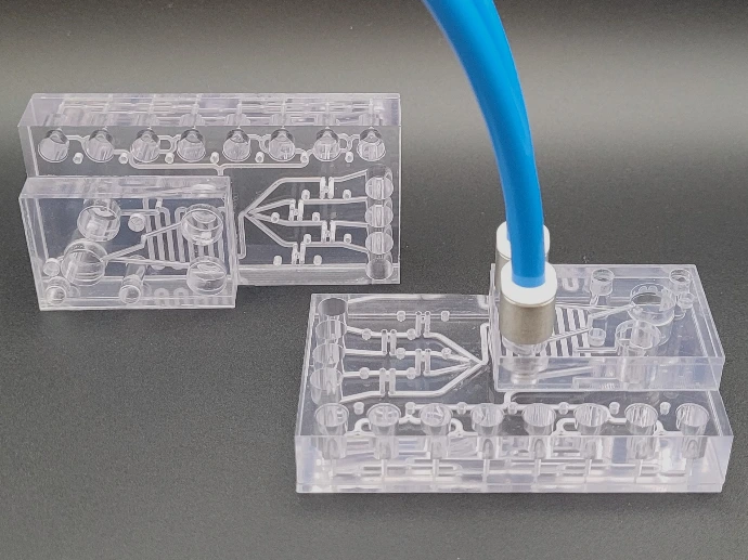 Example of flow cells and manifolds manufactured by Bondus