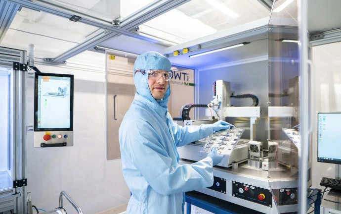 Bondus service for prototyping microfluidic devices